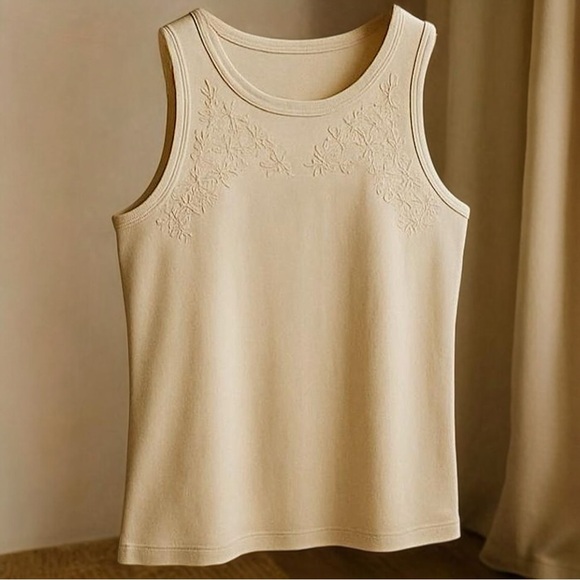 TORRID Ribbed High Neck Tank w/ Pretty Detailing Around Neck‎ NWT - Picture 1 of 6